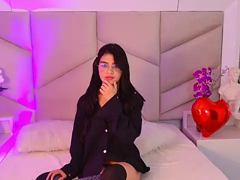 OliviaDiaz – Naživo XXX chat