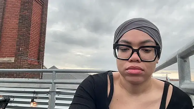 Pokazy przed kamerką – zahrabliss