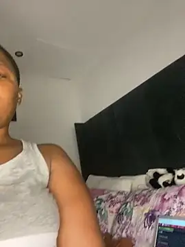 BQueen223 live XXX chat