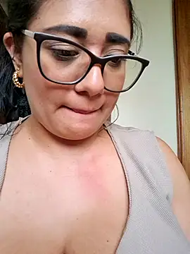 Monse--145 live XXX chat