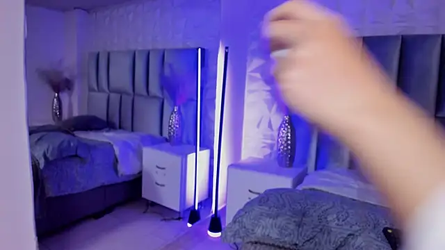 Онлайн чат XXX HollyPeach