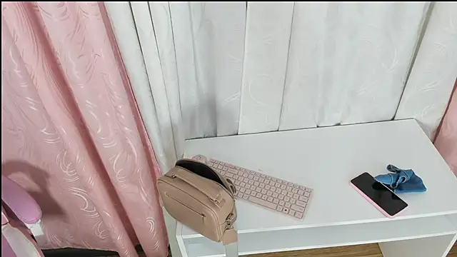 saraa-cloudy Webcamshow