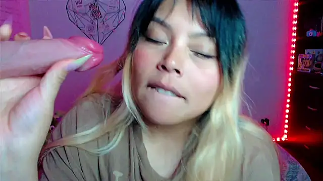 EllieMoonX's Live XXX Chat