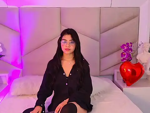 OliviaDiaz live XXX chat