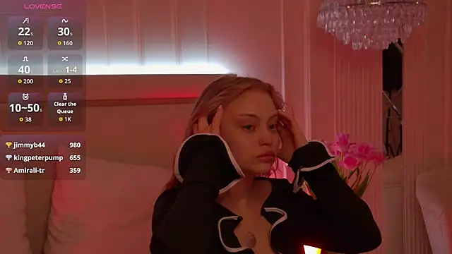 MollyHilton Chat XXX in diretta