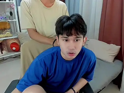 Webkamerová show davincihugecock