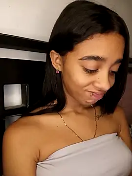 Zoe_Sweett18 Chat XXX in diretta