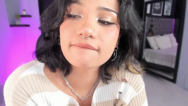 renee_shelby_'s Live XXX Chat