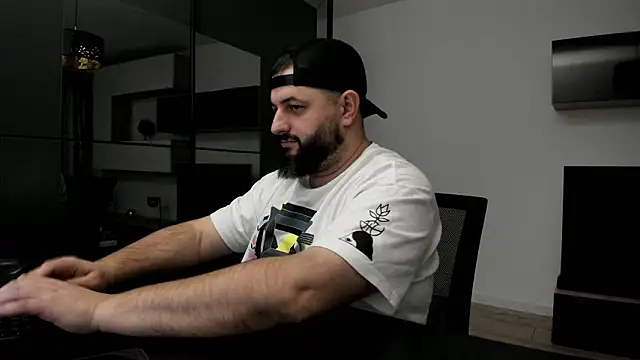 XXX chat uživo modela DravenPeak