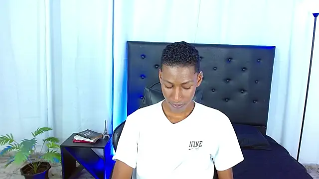 Chat XXX ao vivo de maiki18_