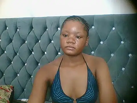 HotJeylee Adlı Modelin Canlı XXX Sohbeti