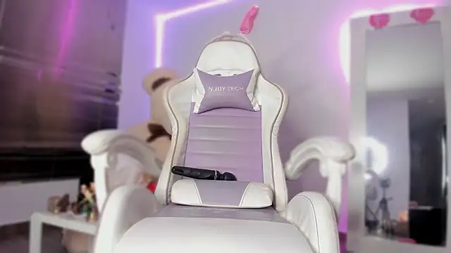 Chat +18 de Cloekatz_ ao vivo