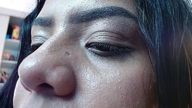 Chat +18 de Camila_Torresss ao vivo