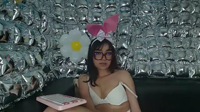 Chat +18 de lala_cherry ao vivo