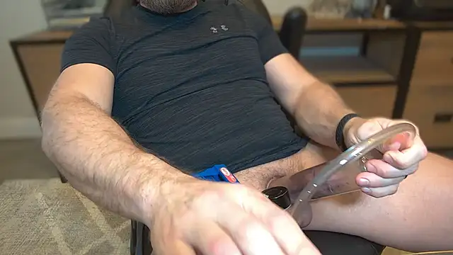 Mister_Dilf: διαδικτυακό σόου στην κάμερα