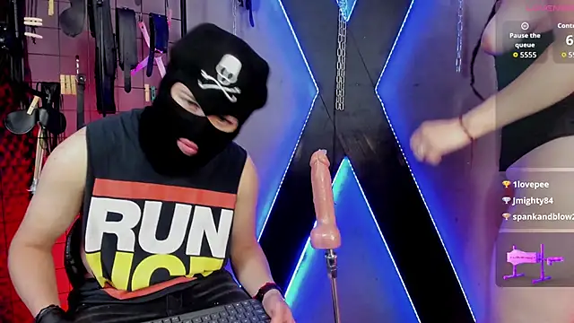 Онлайн чат XXX MrJustin_Brianna_BDSM