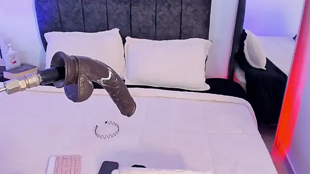 Taylormaxwell Adlı Modelin Canlı XXX Sohbeti