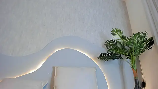 CannelaSmith: онлайн-секс-чат