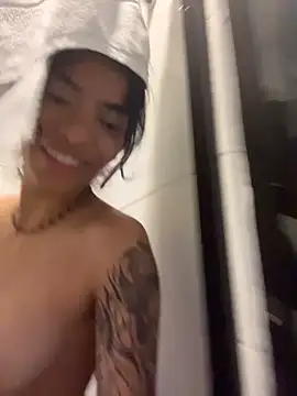 TweetiePieXXX's Webcam Show