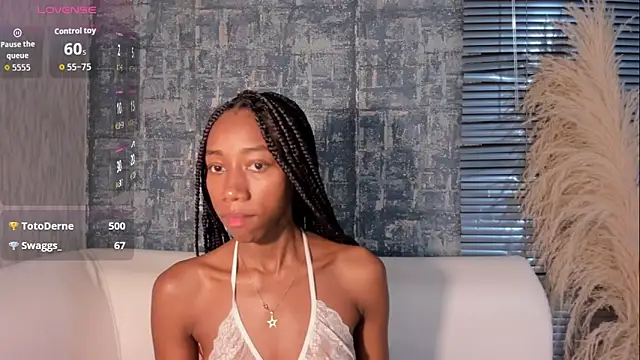 NathalyLeen 即時 XXX 聊天