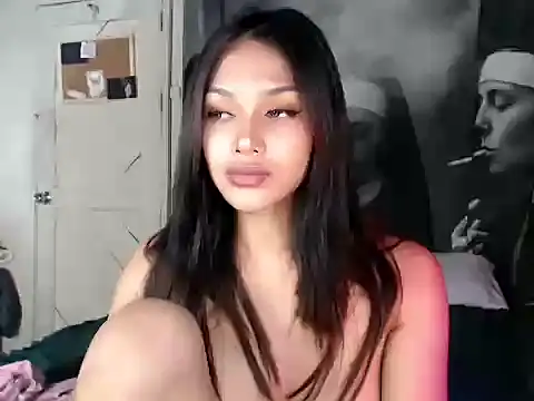 itsmekarinaaa Adlı Modelin Web Kamerası Şovu