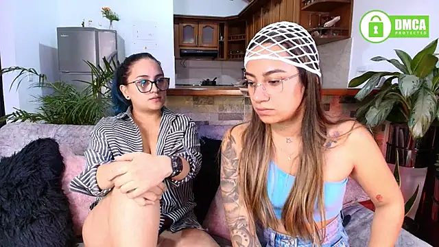 Jules_n_Gia's Live XXX Chat