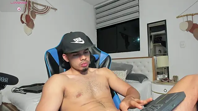 mateoleonee 即時 XXX 聊天