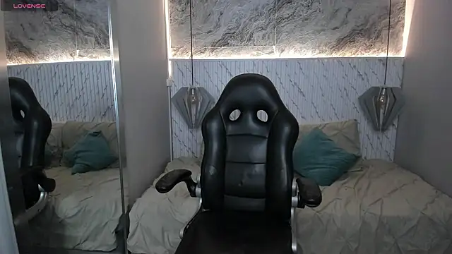 Chat +18 de Julieth_brown_ ao vivo