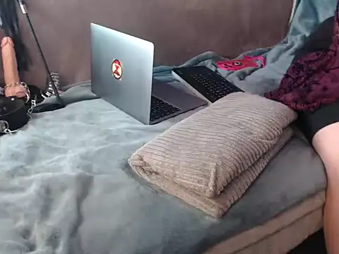 GoddessMonicaAngels: онлайн-секс-чат