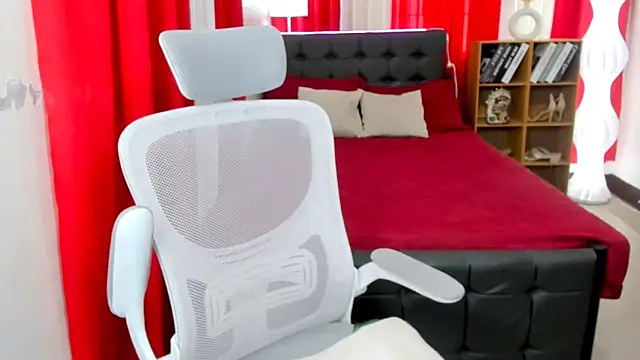 Webkamerová show hotjessieempress