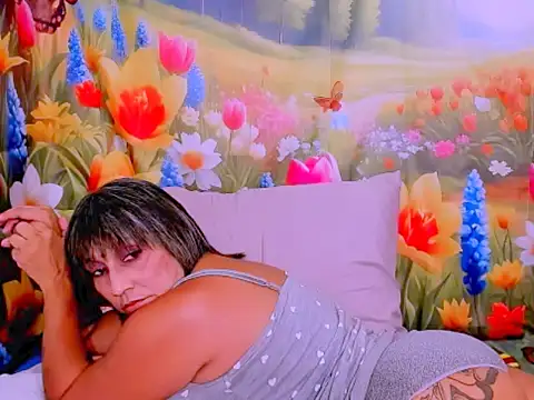 Chat +18 de indianroxy ao vivo