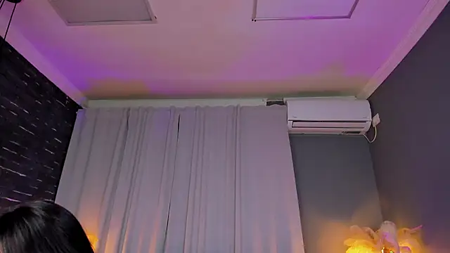 Chat XXX ao vivo de AmedeeaBanks