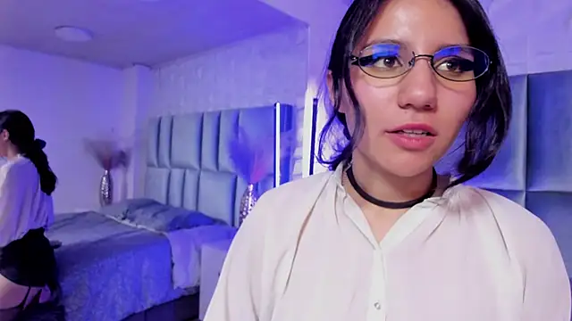 HollyPeach's Live XXX Chat