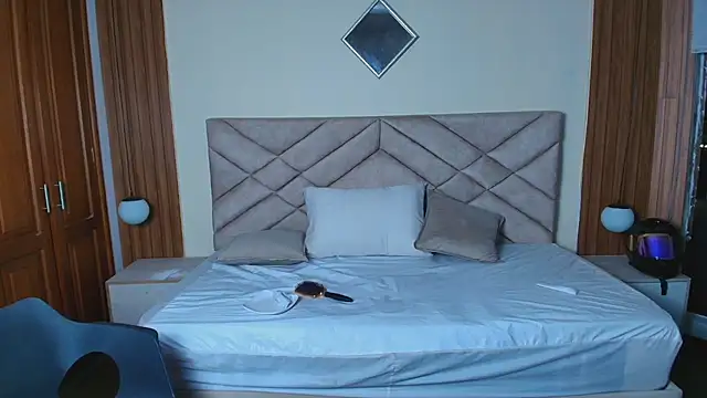 Laracooper_ élő XXX-chatje