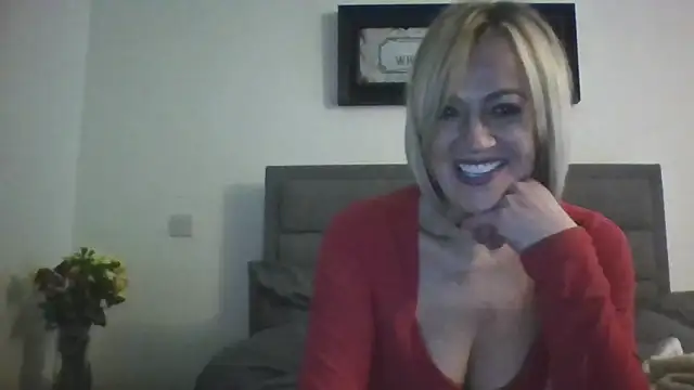 Milfshake227 Live XXX Chat