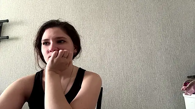 Emmiebutwihu's Live XXX Chat