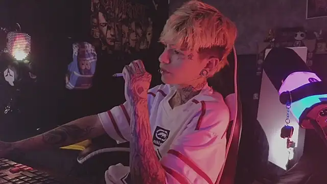 AcidMilo Adlı Modelin Web Kamerası Şovu