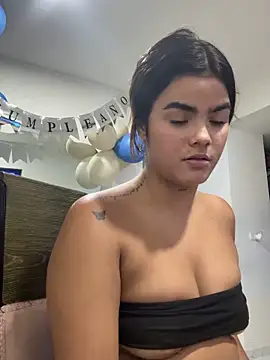 Kaily_Sweet16 Live XXX-chat