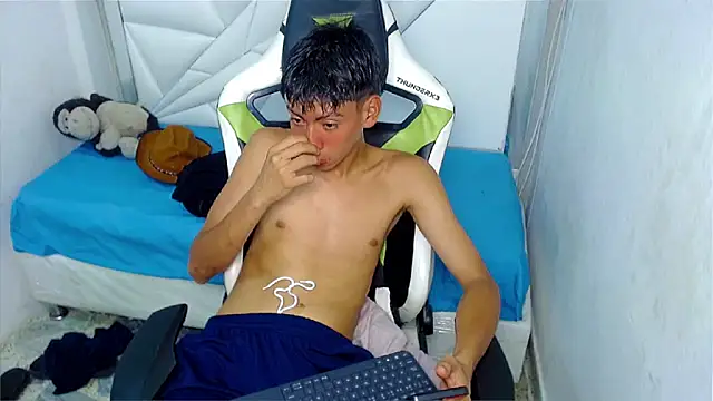 Liarr_のウェブカメラショー