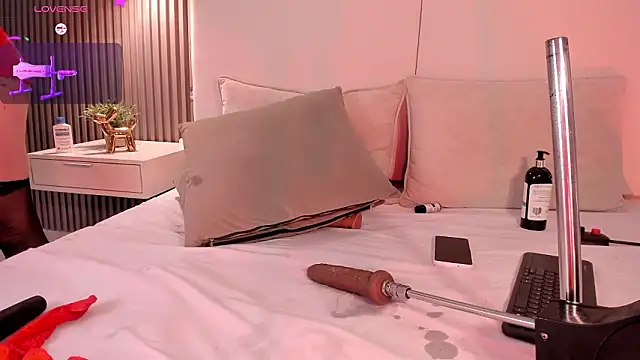 annie_clarkson Adlı Modelin Canlı XXX Sohbeti