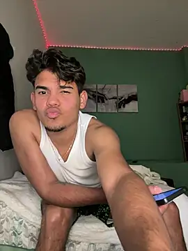 Chatroom XXX en direct de DavShi