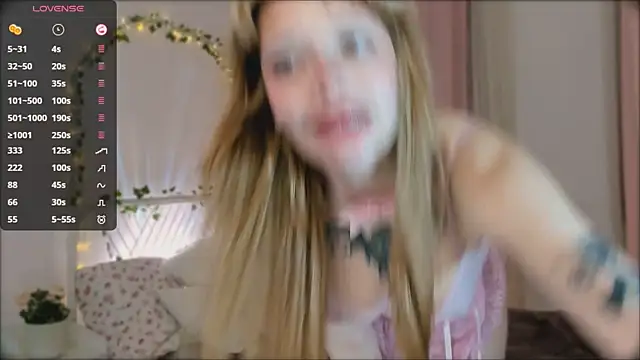 boobsybootie: онлайн-секс-чат