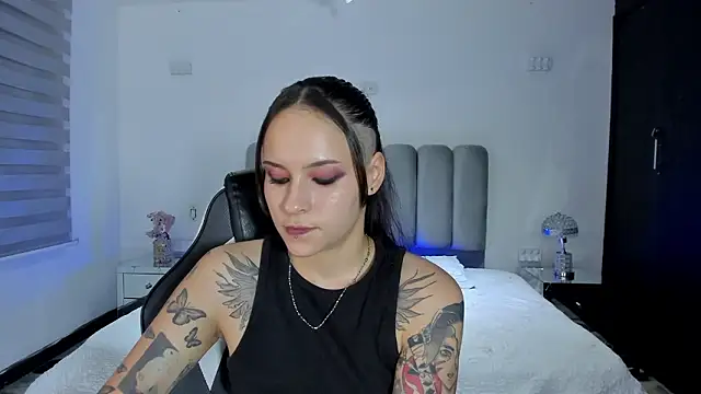 Chatroom XXX en direct de AnnyThompson_