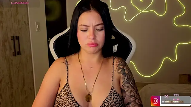 Victoryyy_ Adlı Modelin Canlı XXX Sohbeti