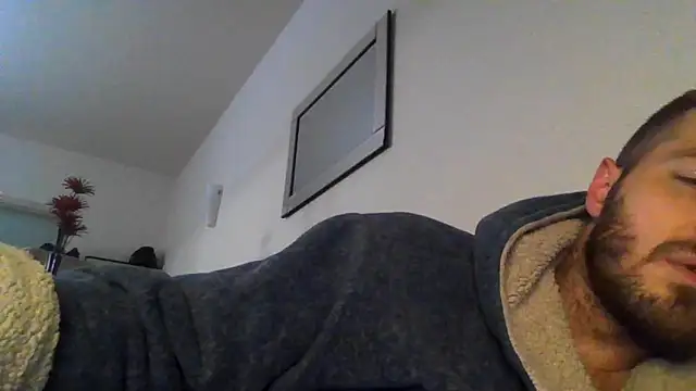 Pokazy przed kamerką – THE_CHEEKY_ALPHA