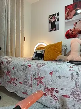 zafiro_mo0n Adlı Modelin Canlı XXX Sohbeti