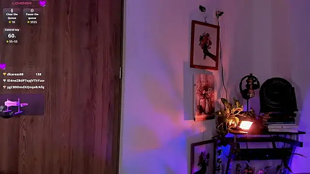 LilyRobertts: вебкам-шоу