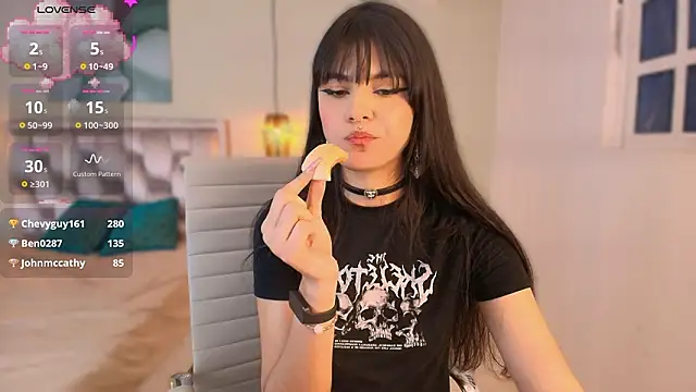 aisha_sakina's Webcam Show