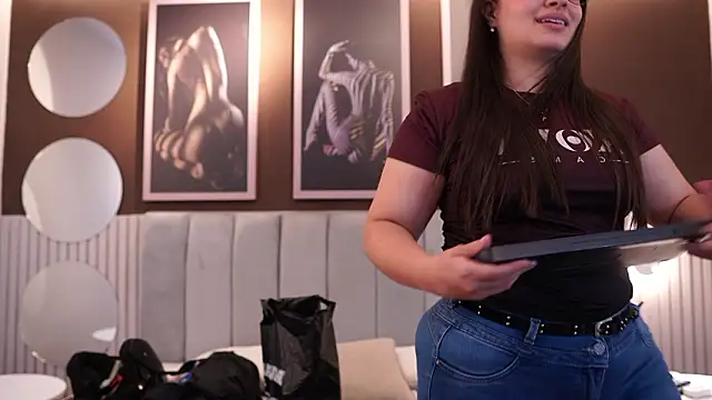 Tayler_Kim 即時 XXX 聊天