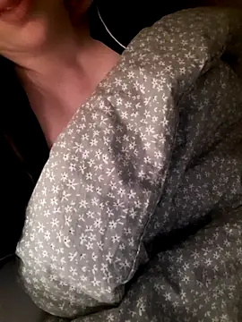 دردشة NastyYoungSlut الجنسية المباشرة